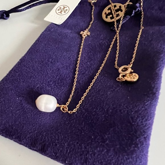 Tory Burch Gold Logo Cultured Pearl Short Necklace - Picture 3 of 9